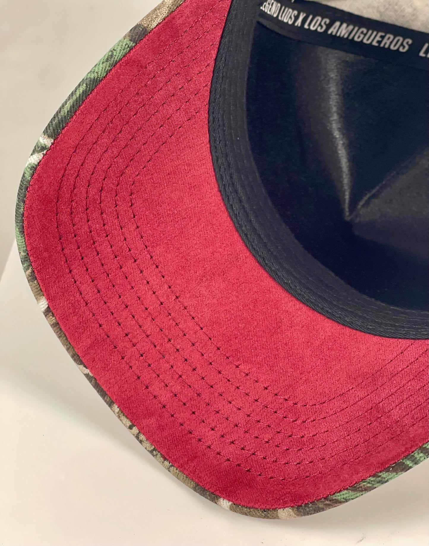 AMIGUEROS OJOS VENDADOS